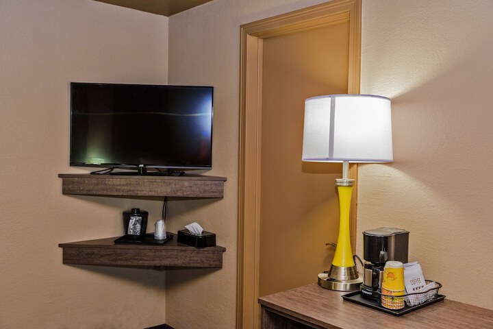 Room 33 of 39