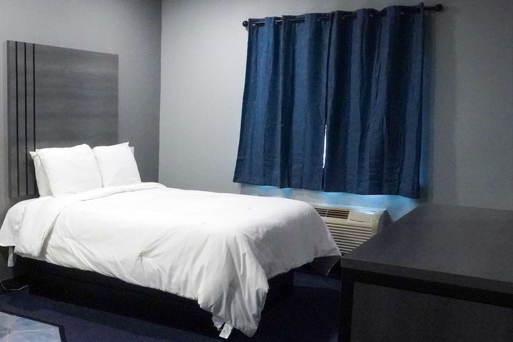 Room 7 of 26