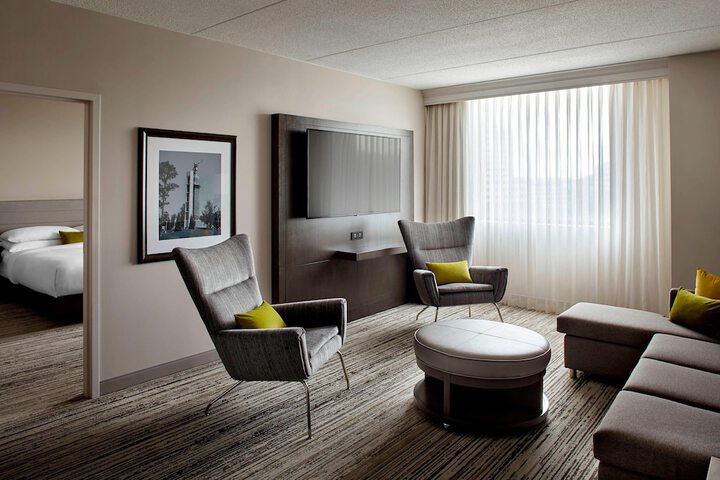 Room 17 of 36
