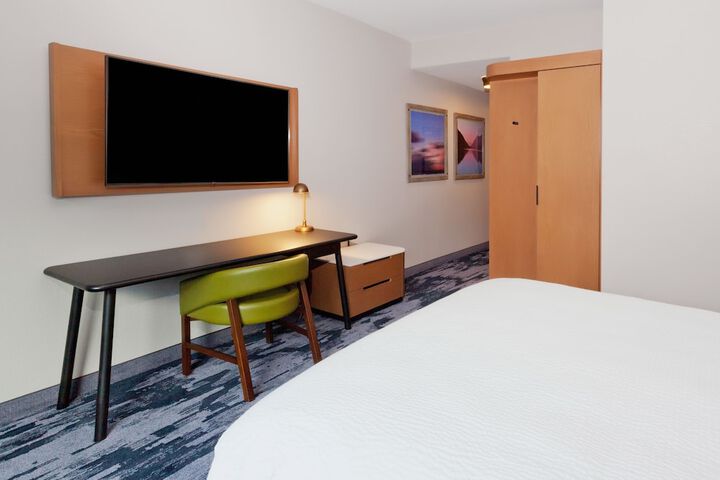 Room 14 of 30