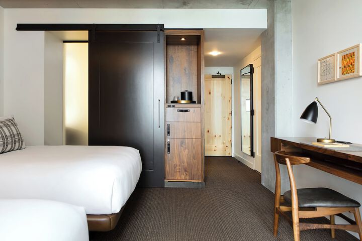 Room 15 of 61