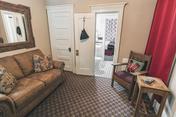 Room 44 of 62
