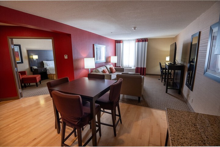 Room 14 of 65