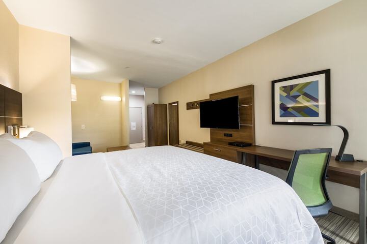 Room 19 of 40