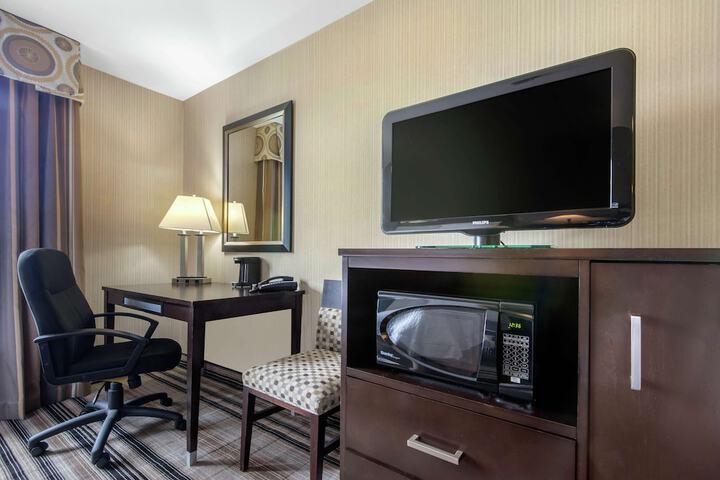 Room 40 of 48