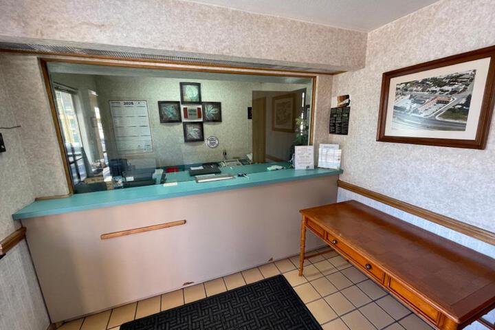 Travelers Inn
