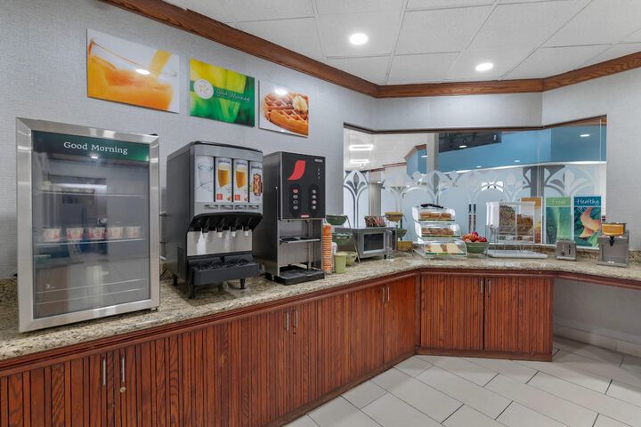 Quality Inn & Suites Kansas City - Independence I-70 East