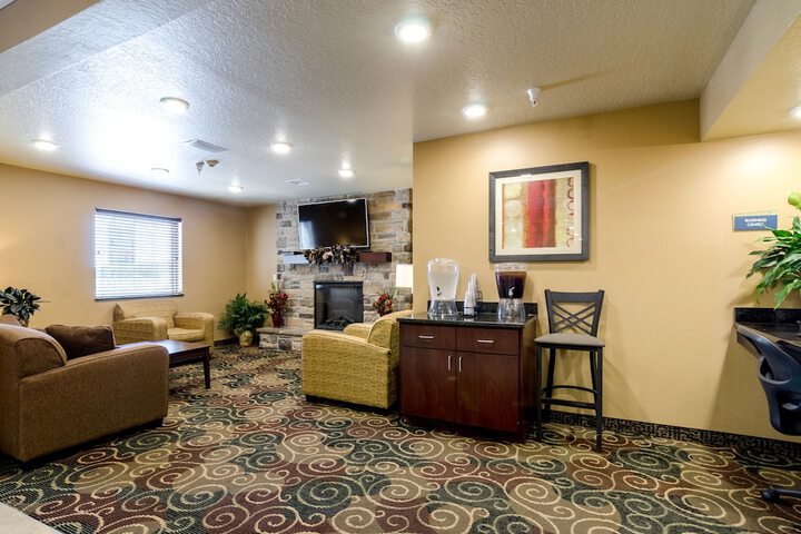 Hotel Interior 4 of 37