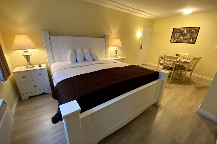 Hollywood Celebrity Hotel