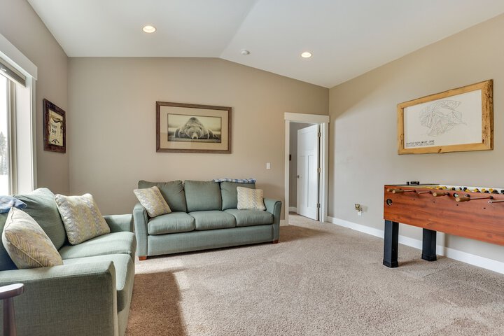 Convenient Fraser Townhome w / Hot Tub Near Hikes!