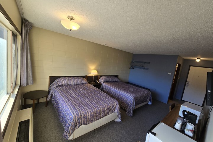 Room 32 of 54