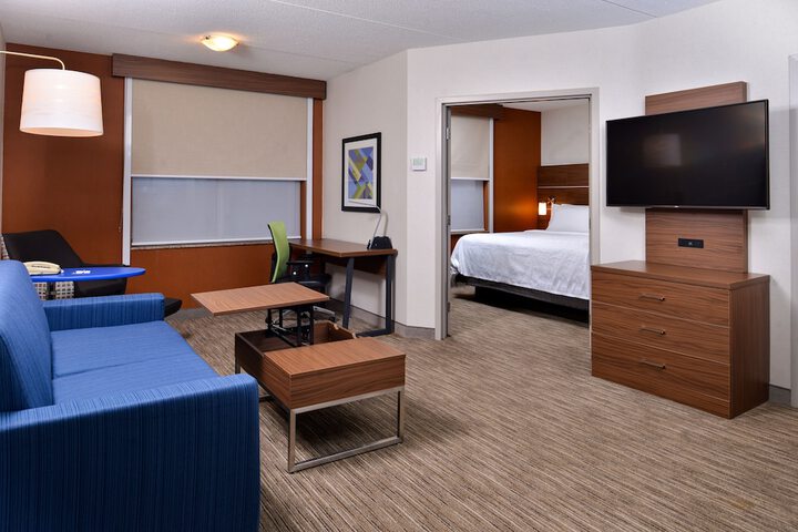 Room 17 of 30