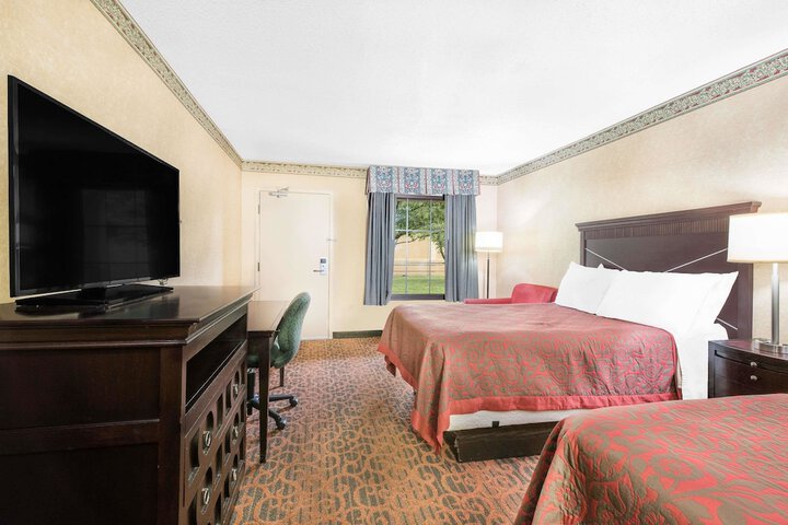 Room 5 of 13