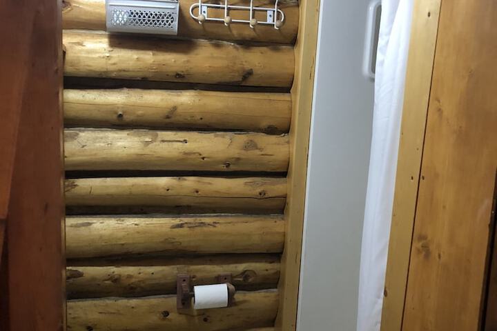 Carlo Creek Cabins