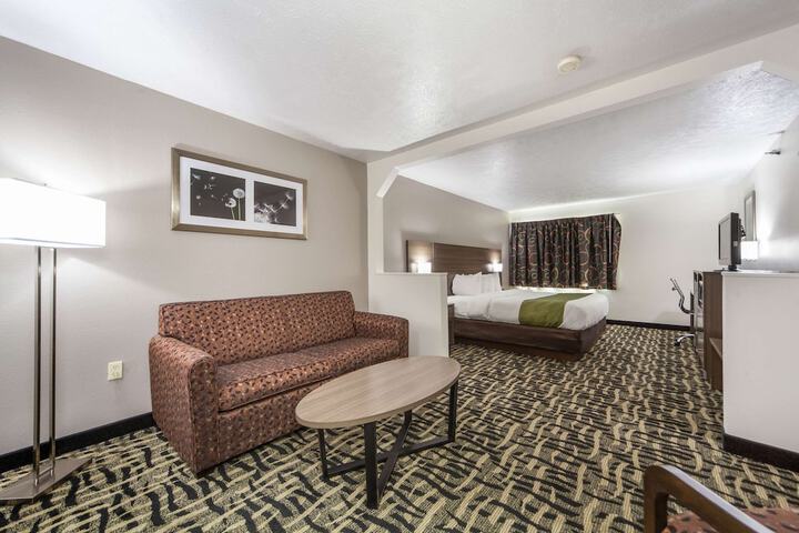Room 12 of 30