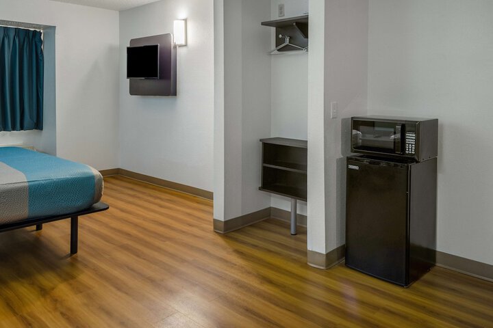 Room 20 of 34