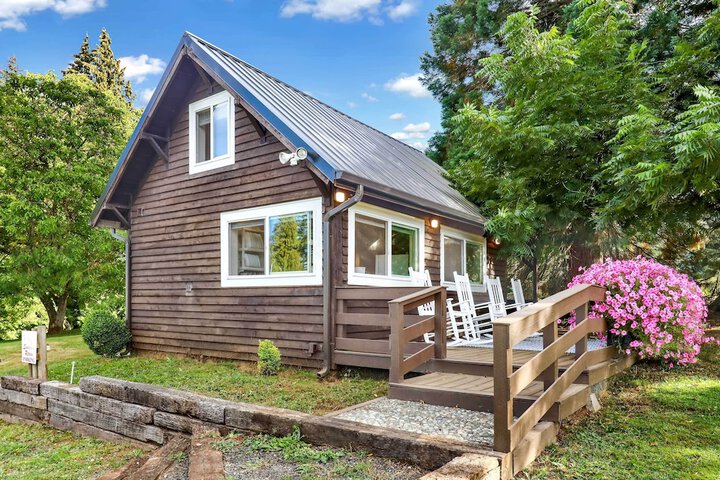 Cozy Ferndale Studio on 20-acre Working Farm!