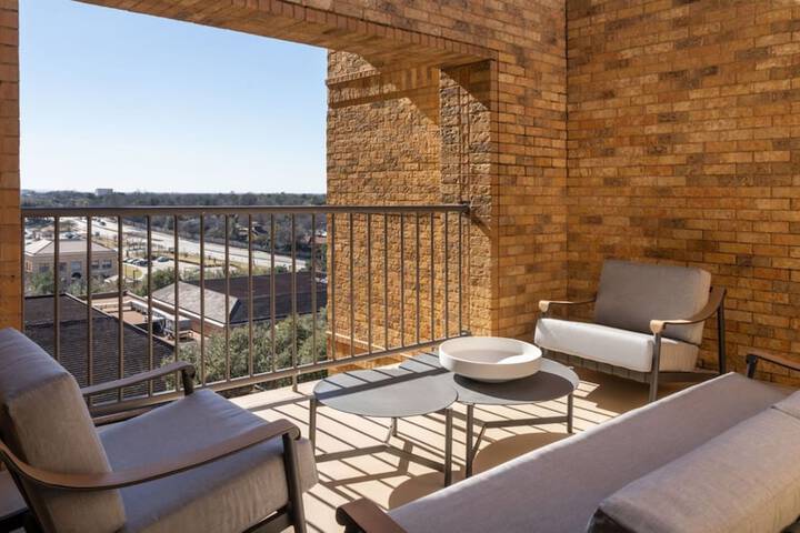 The Ritz-Carlton Dallas Las Colinas