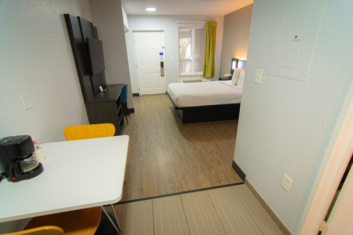 Room 37 of 43