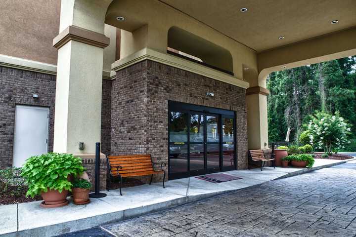 Hotel 2 of 82