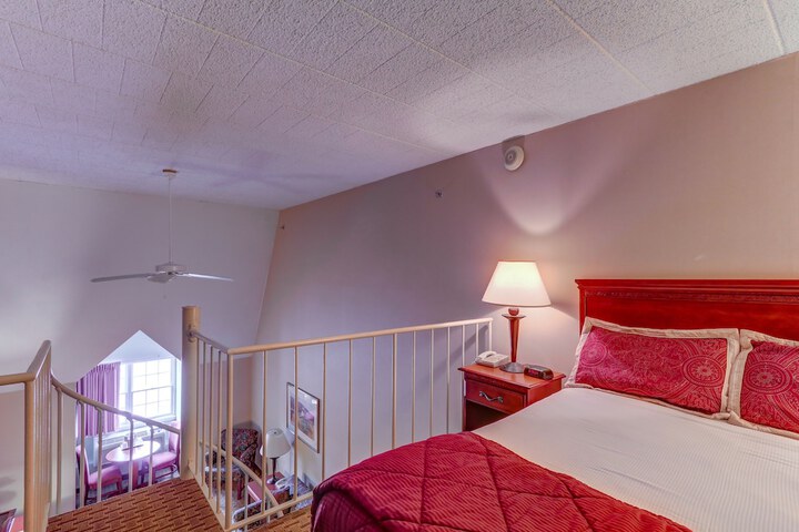 Room 16 of 36