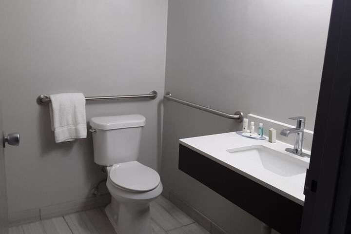 Room 18 of 46