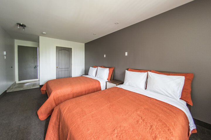 Room 6 of 92