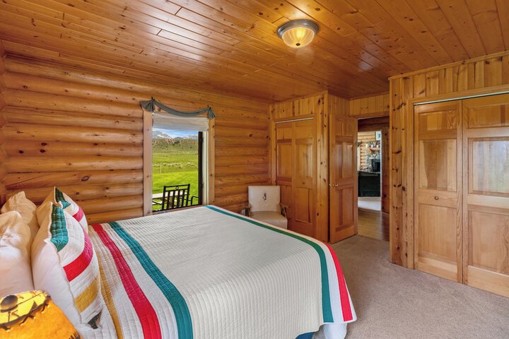 El Western Cabins & Lodges