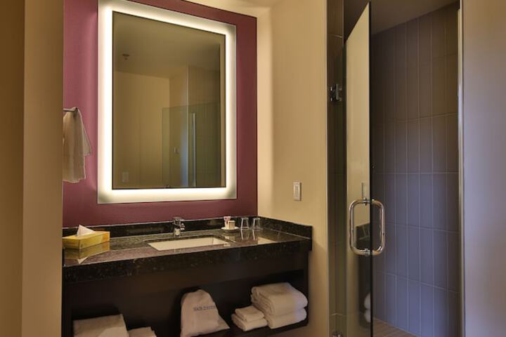 Room 7 of 17