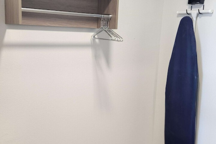 Room 32 of 48
