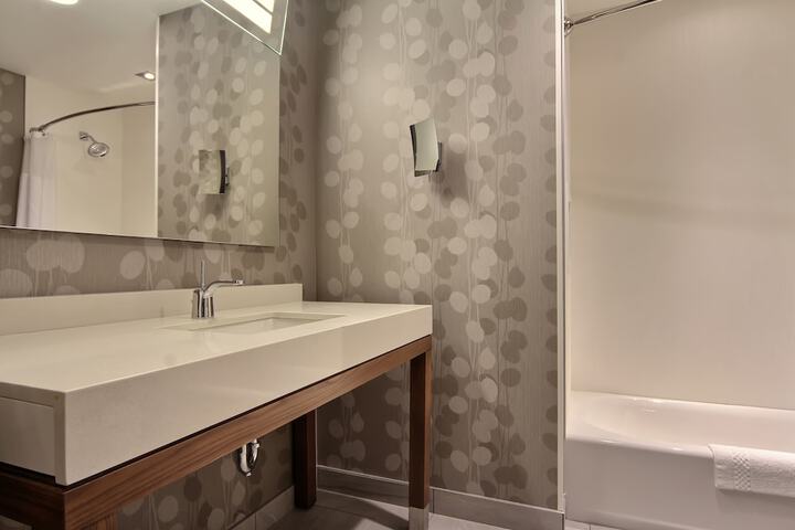 Room 43 of 70