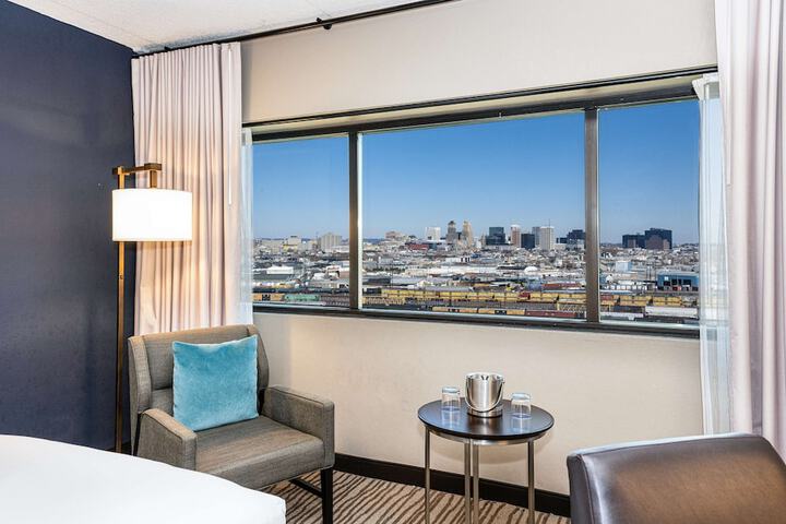 DoubleTree by Hilton Hotel Newark Airport