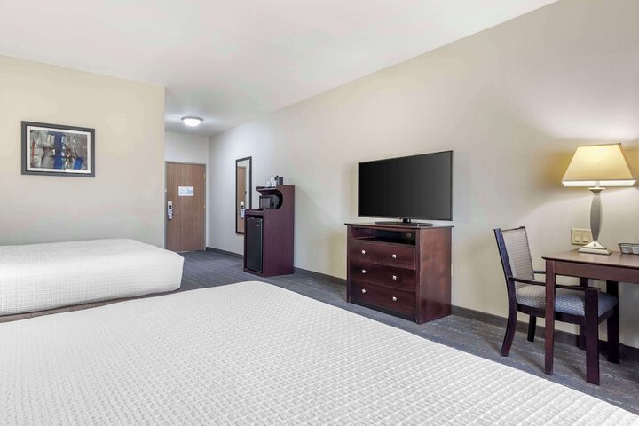 Room 18 of 48