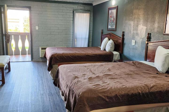 Room 27 of 37