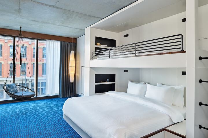 Room 48 of 82