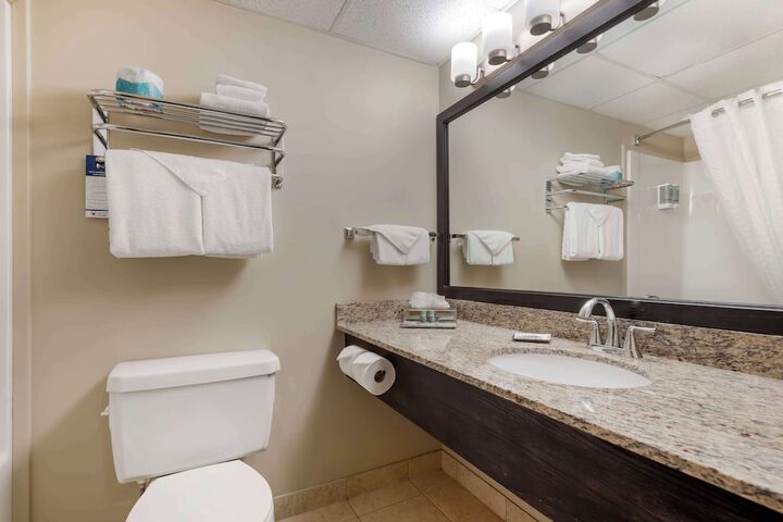 Room 32 of 47