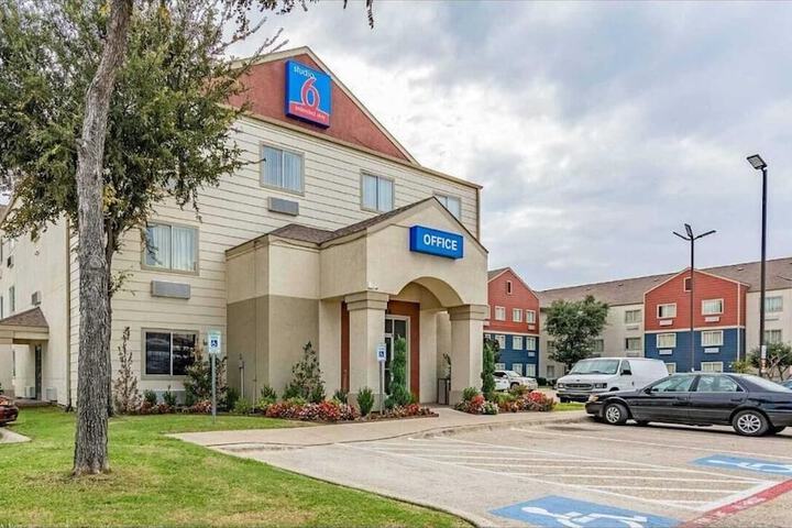 Hotel 2 of 43