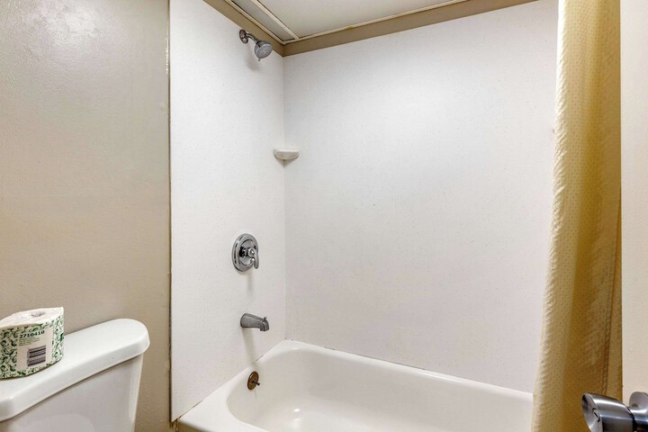 Room 7 of 25
