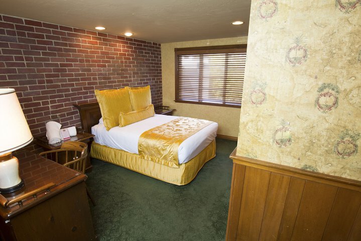 Room 42 of 461