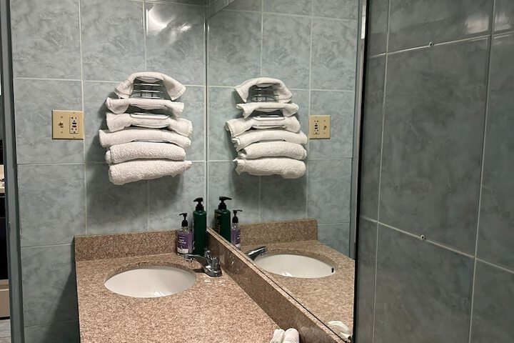 Room 17 of 37