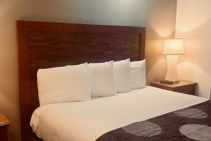 Room 10 of 40