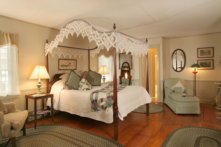 Room 3 of 24