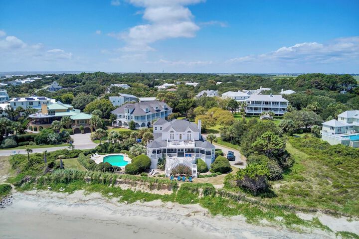 Haven by Avantstay Luxury Beachfront Home w / Pool & Gorgeous Patios