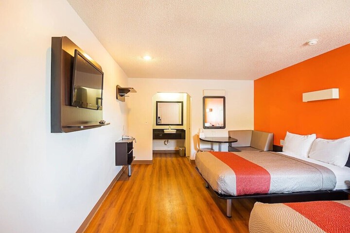 Economy Hotel Kansas City