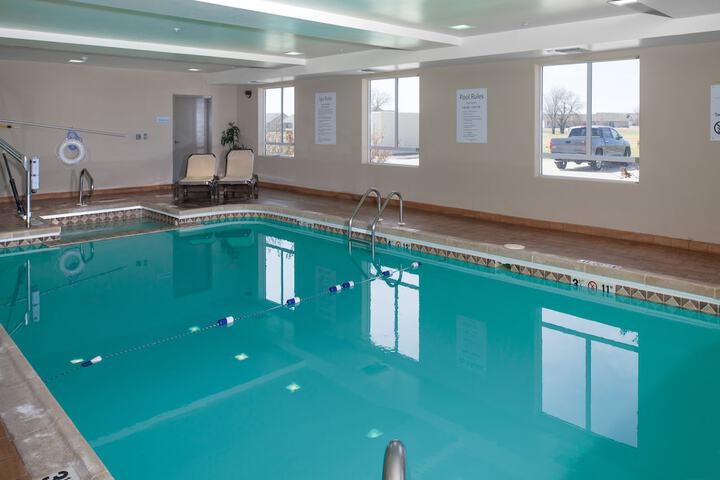 Holiday Inn Express & Suites Wichita Northwest by IHG