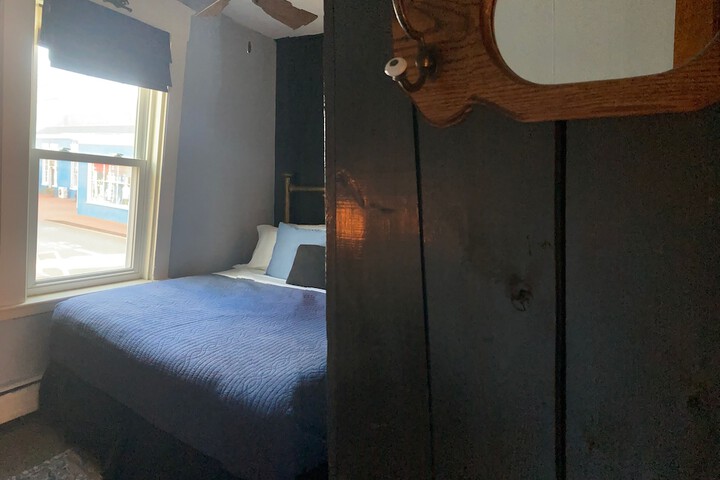 Room 18 of 59