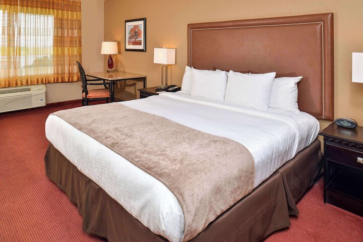 Room 40 of 72