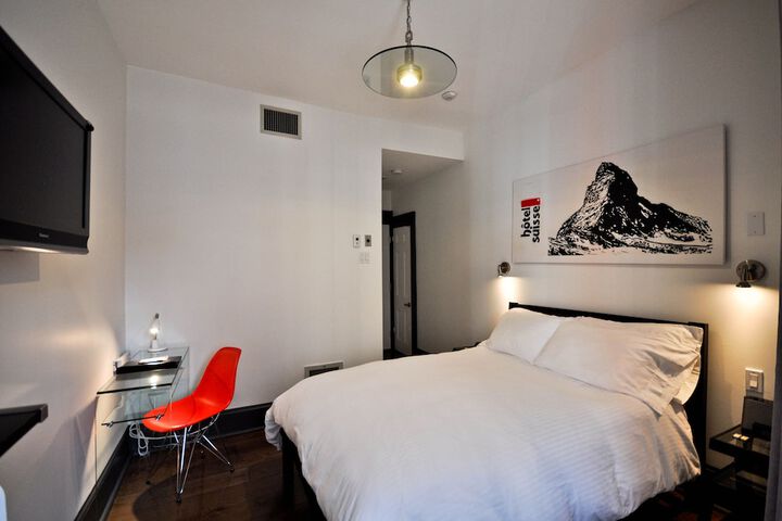Room 30 of 74