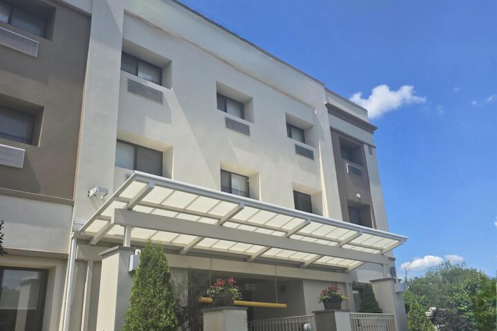 Best Western Roslyn-Long Island Hotel