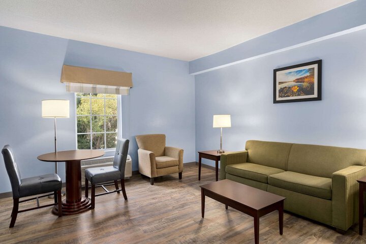 Room 11 of 29